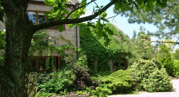Set in the peaceful surroundings of the Somerset Levels